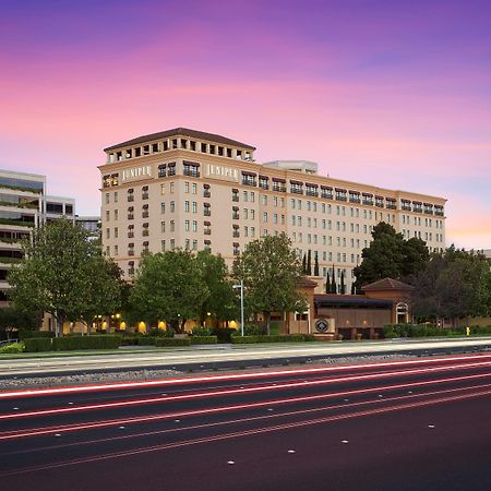 Juniper Hotel Cupertino, Curio Collection By Hilton Bagian luar foto