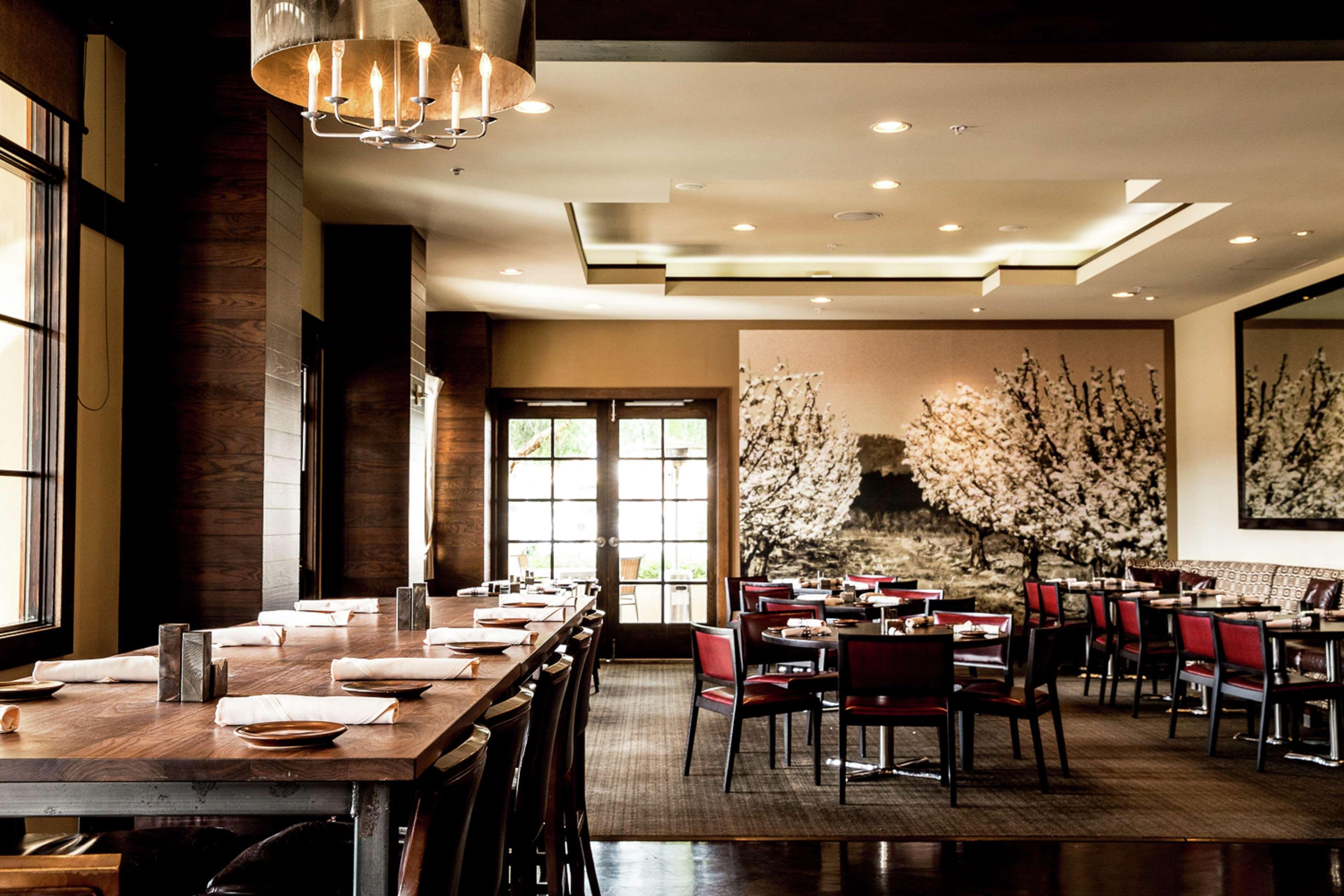 Juniper Hotel Cupertino, Curio Collection By Hilton Bagian luar foto