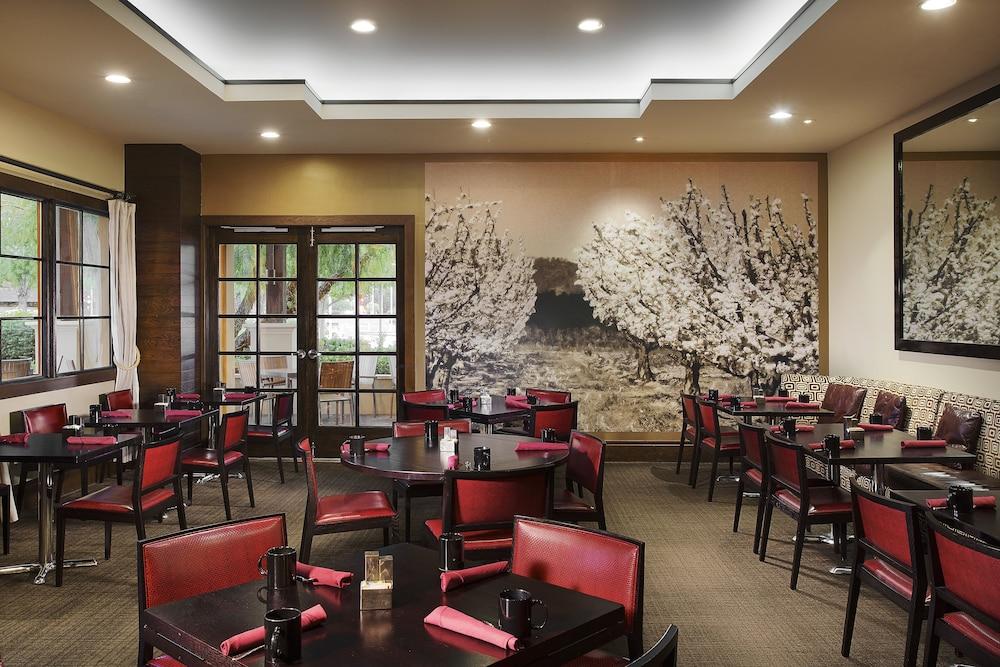 Juniper Hotel Cupertino, Curio Collection By Hilton Bagian luar foto