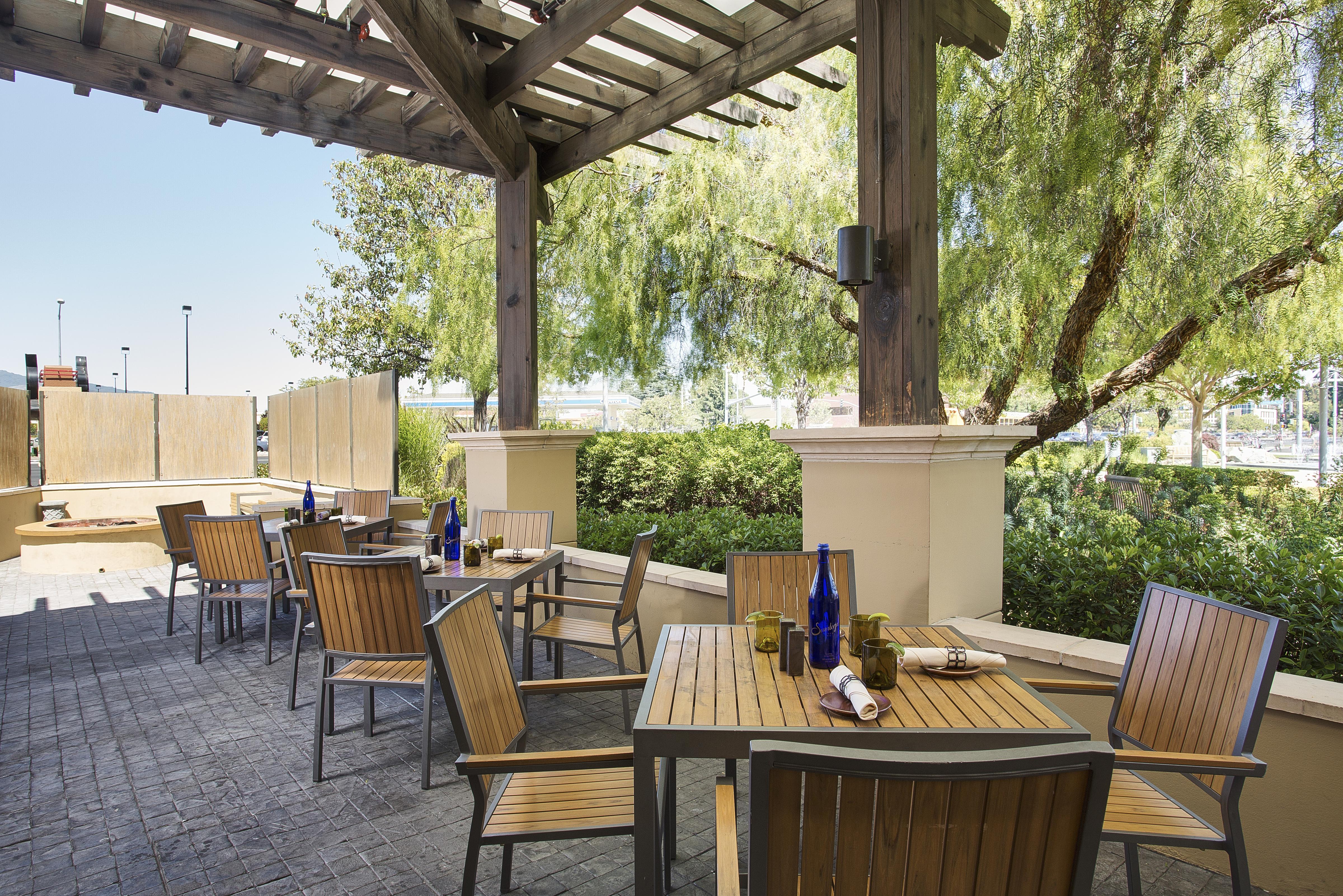 Juniper Hotel Cupertino, Curio Collection By Hilton Bagian luar foto