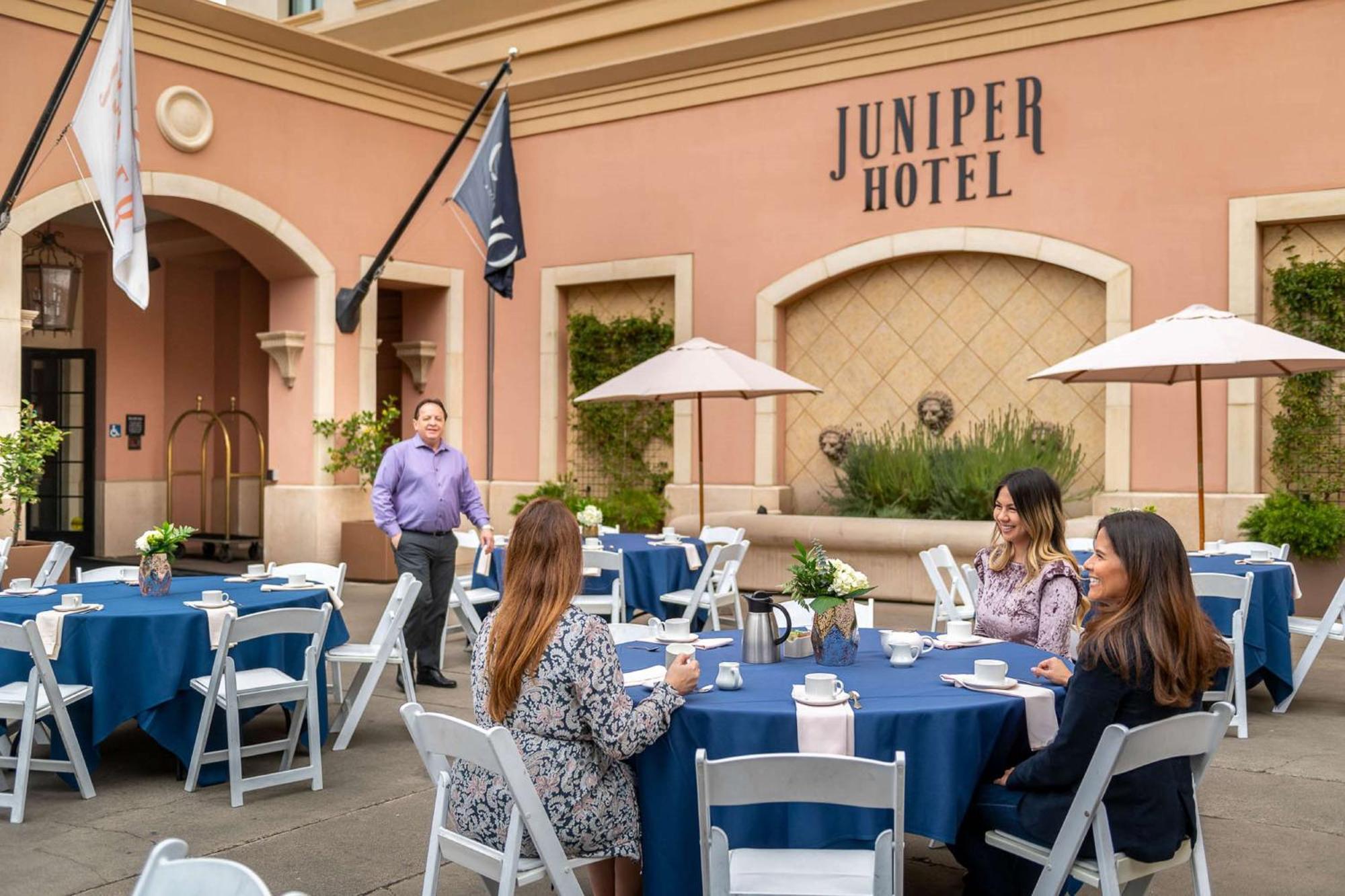 Juniper Hotel Cupertino, Curio Collection By Hilton Bagian luar foto