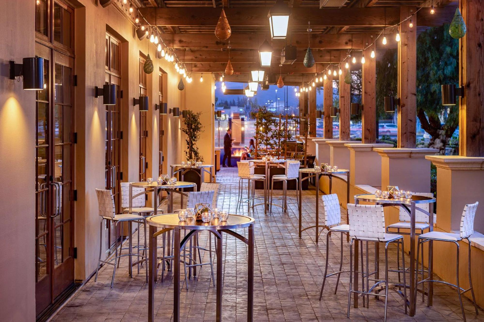 Juniper Hotel Cupertino, Curio Collection By Hilton Bagian luar foto