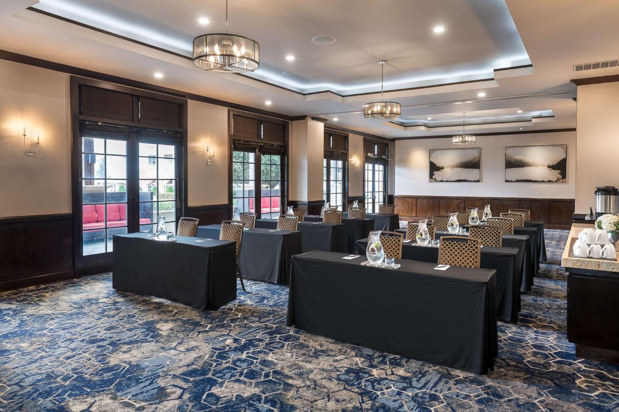 Juniper Hotel Cupertino, Curio Collection By Hilton Bagian luar foto