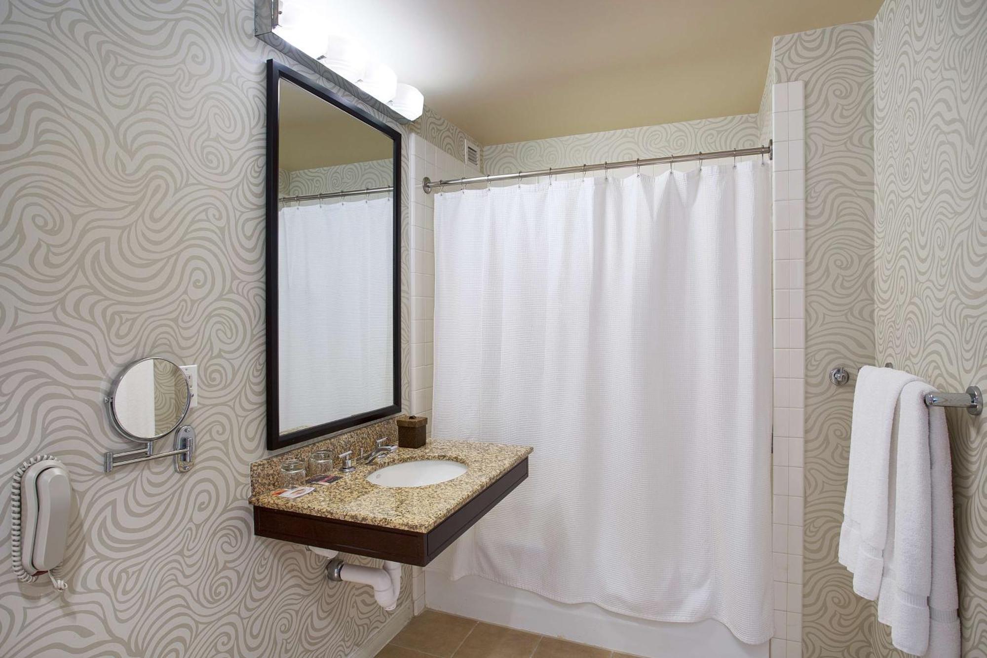 Juniper Hotel Cupertino, Curio Collection By Hilton Bagian luar foto