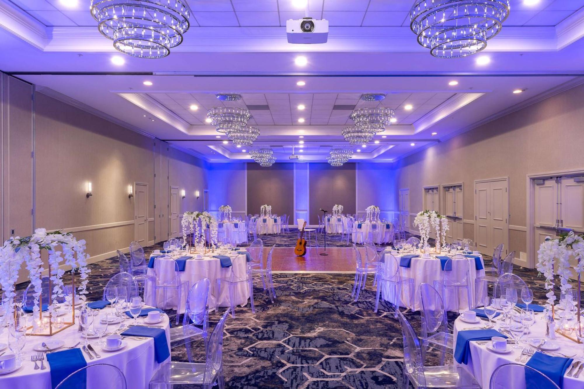 Juniper Hotel Cupertino, Curio Collection By Hilton Bagian luar foto