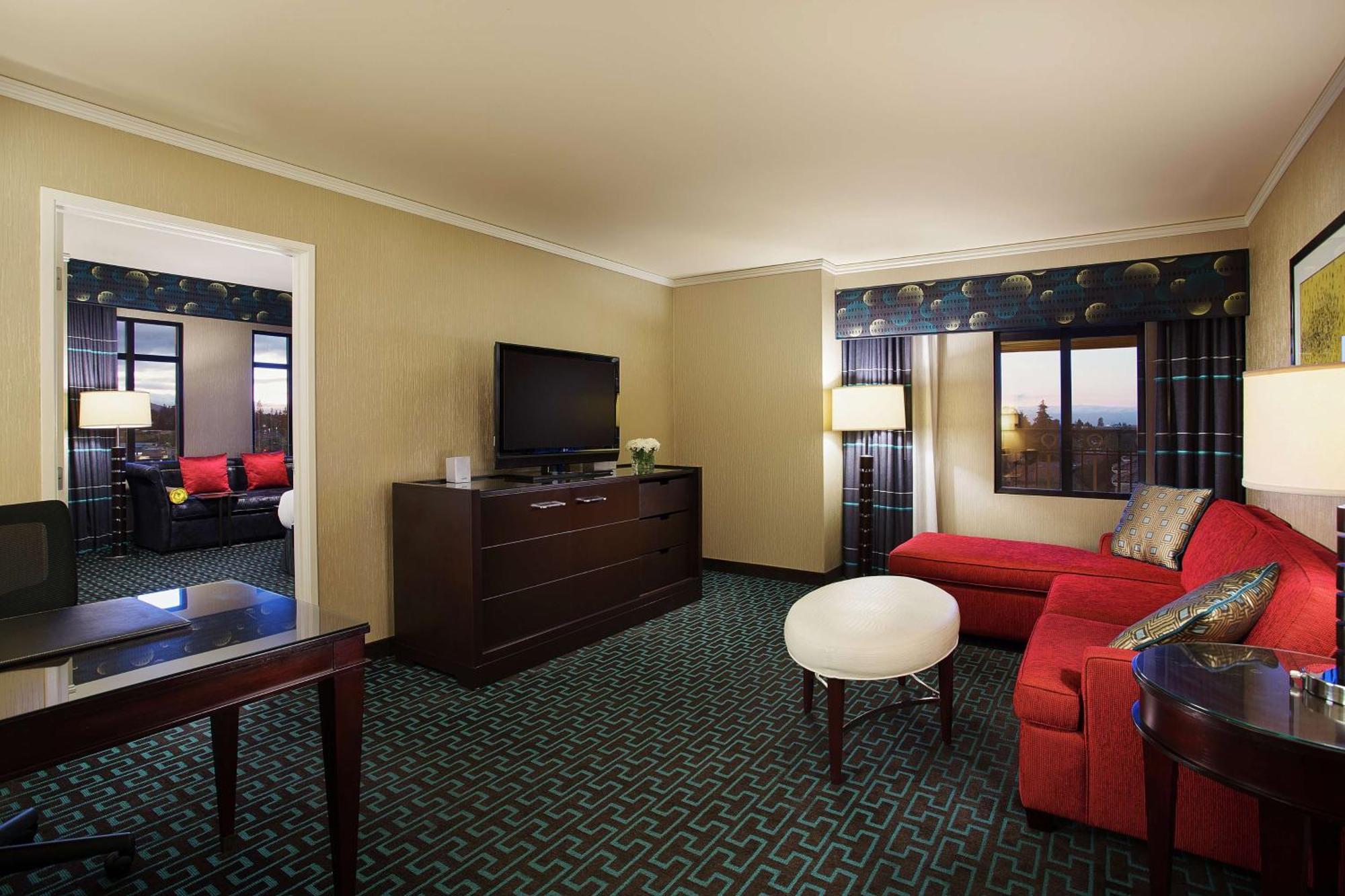 Juniper Hotel Cupertino, Curio Collection By Hilton Bagian luar foto