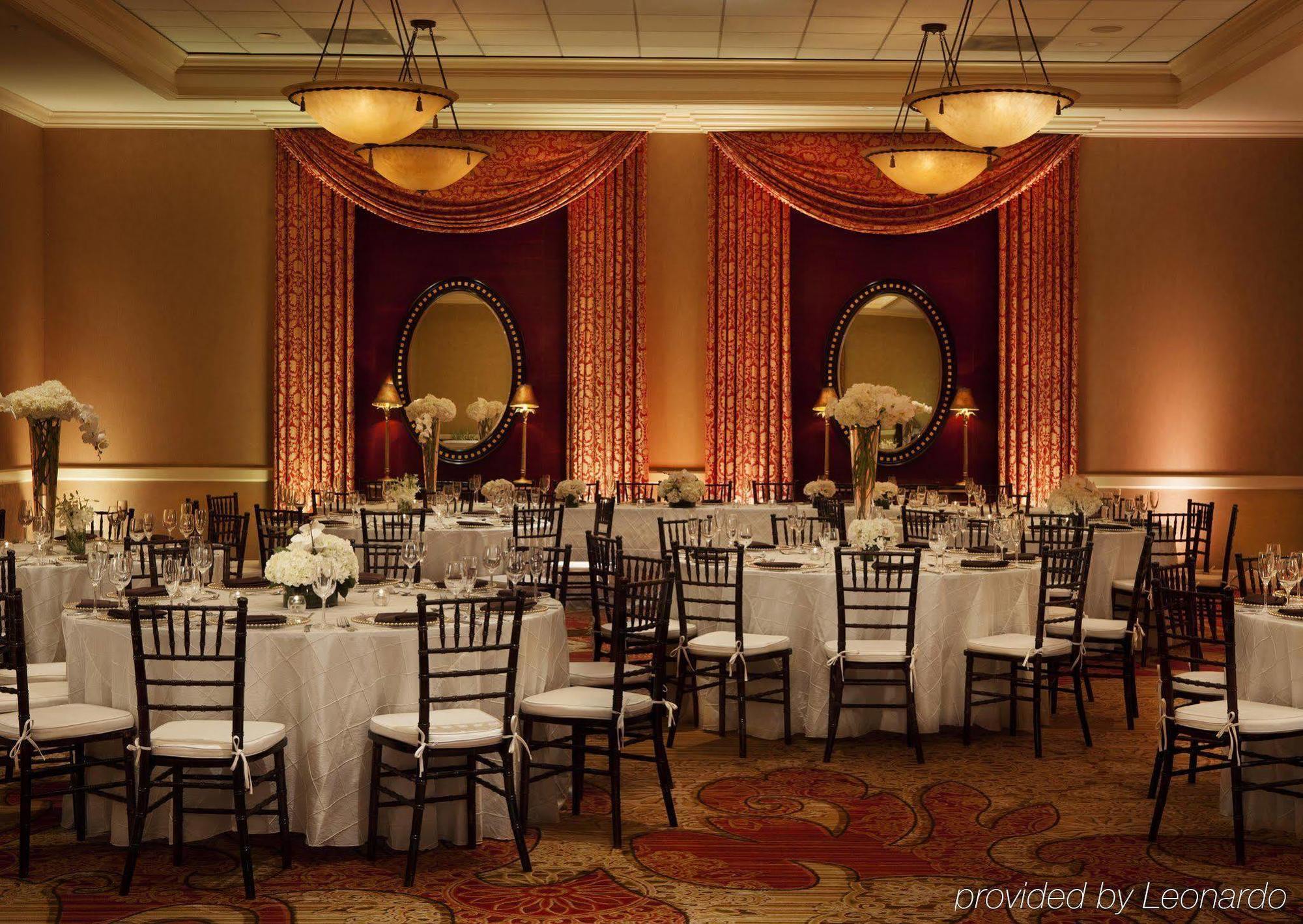 Juniper Hotel Cupertino, Curio Collection By Hilton Bagian luar foto