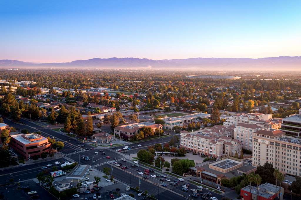 Juniper Hotel Cupertino, Curio Collection By Hilton Bagian luar foto